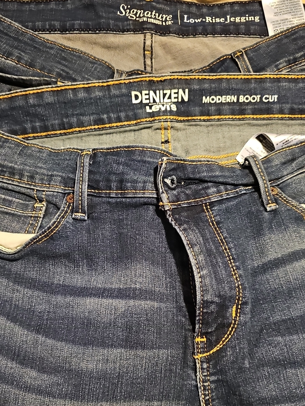 Lot Of 2 Womens Size 14/16 Levi Jeans.
